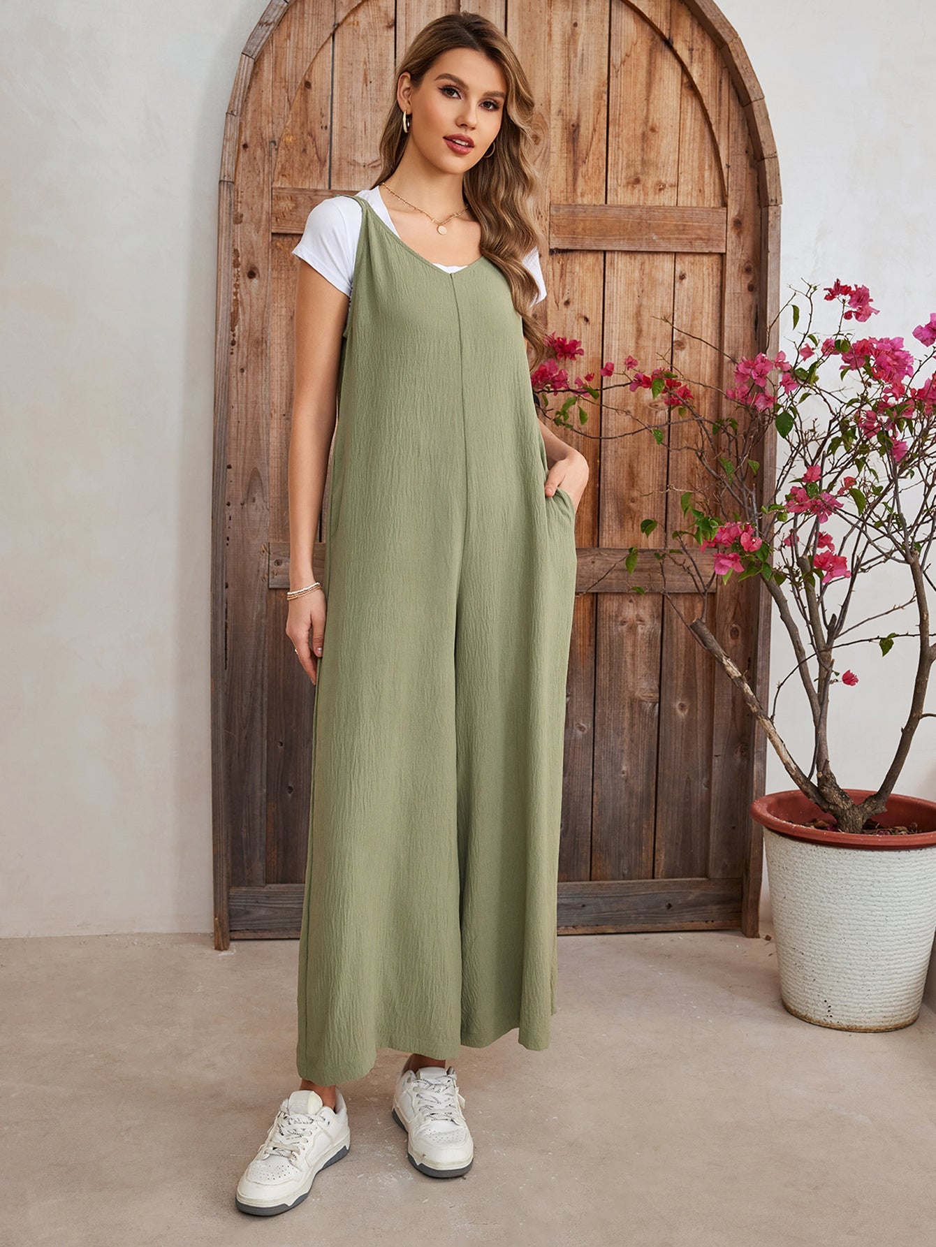 Sexy V-neck Suspender Backless Culottes