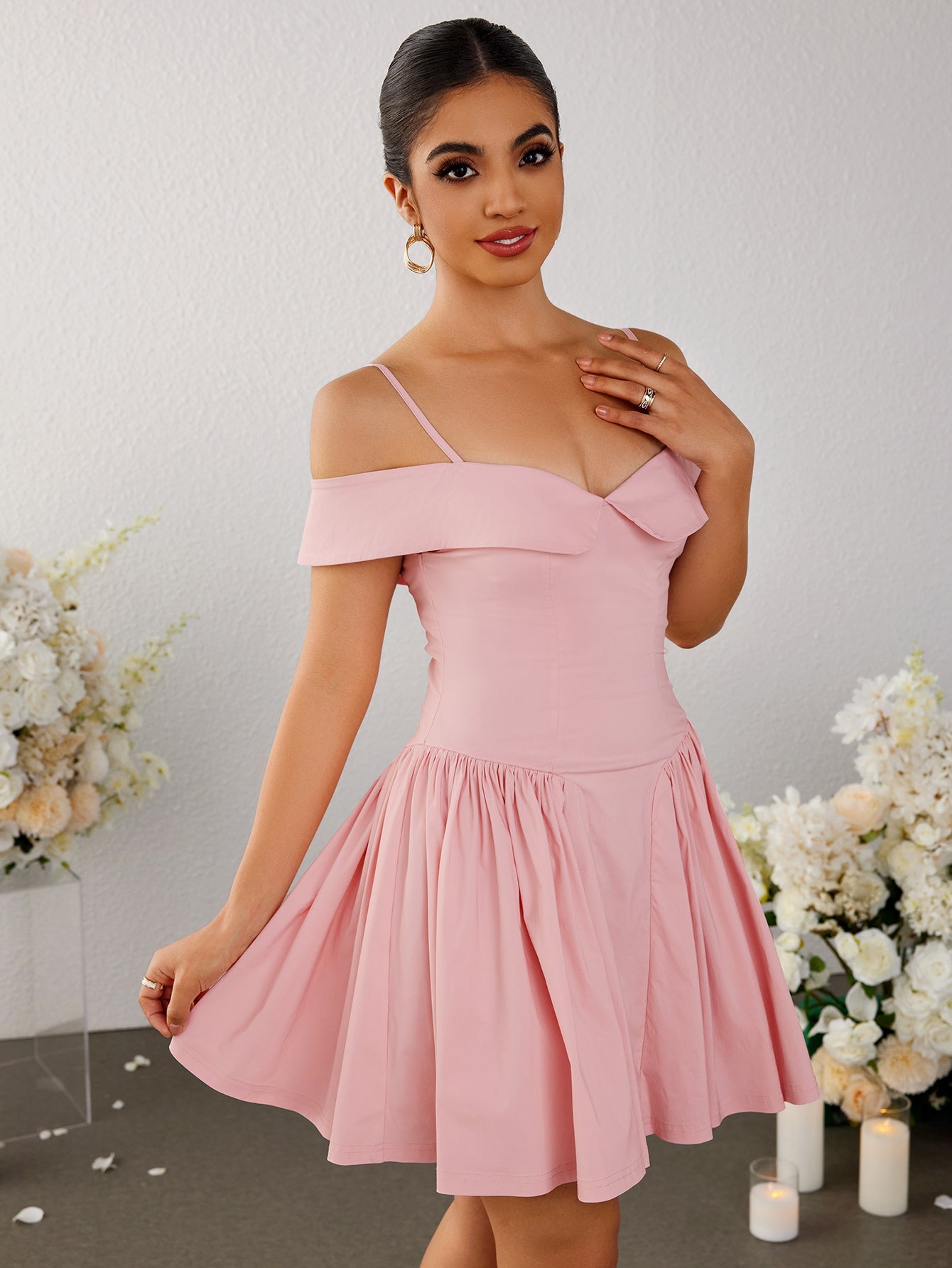 Temperament Suspende Straight-Neck Mini Dress