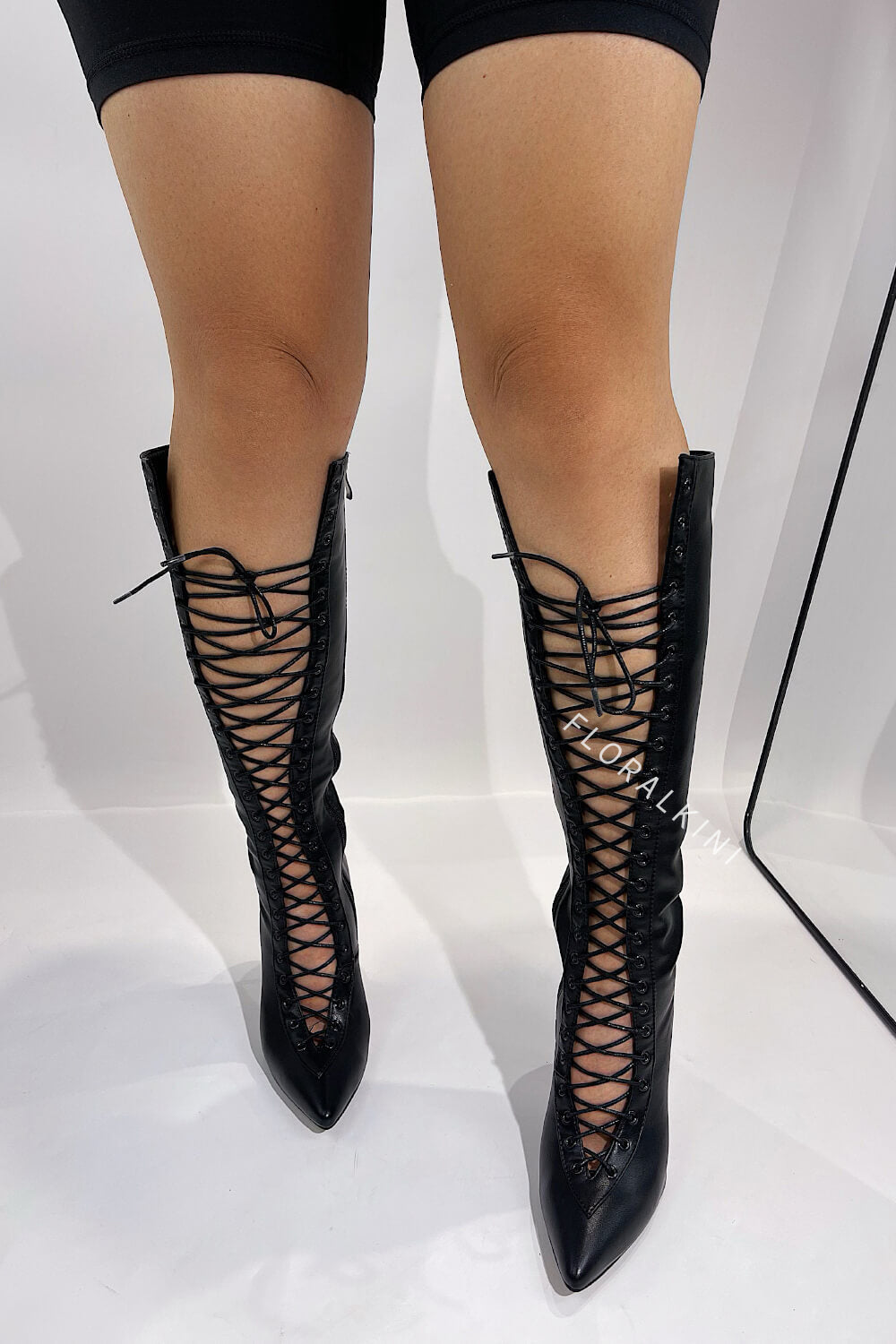 Laced-Up Tapered Toe Knee High Stiletto Boots - Black