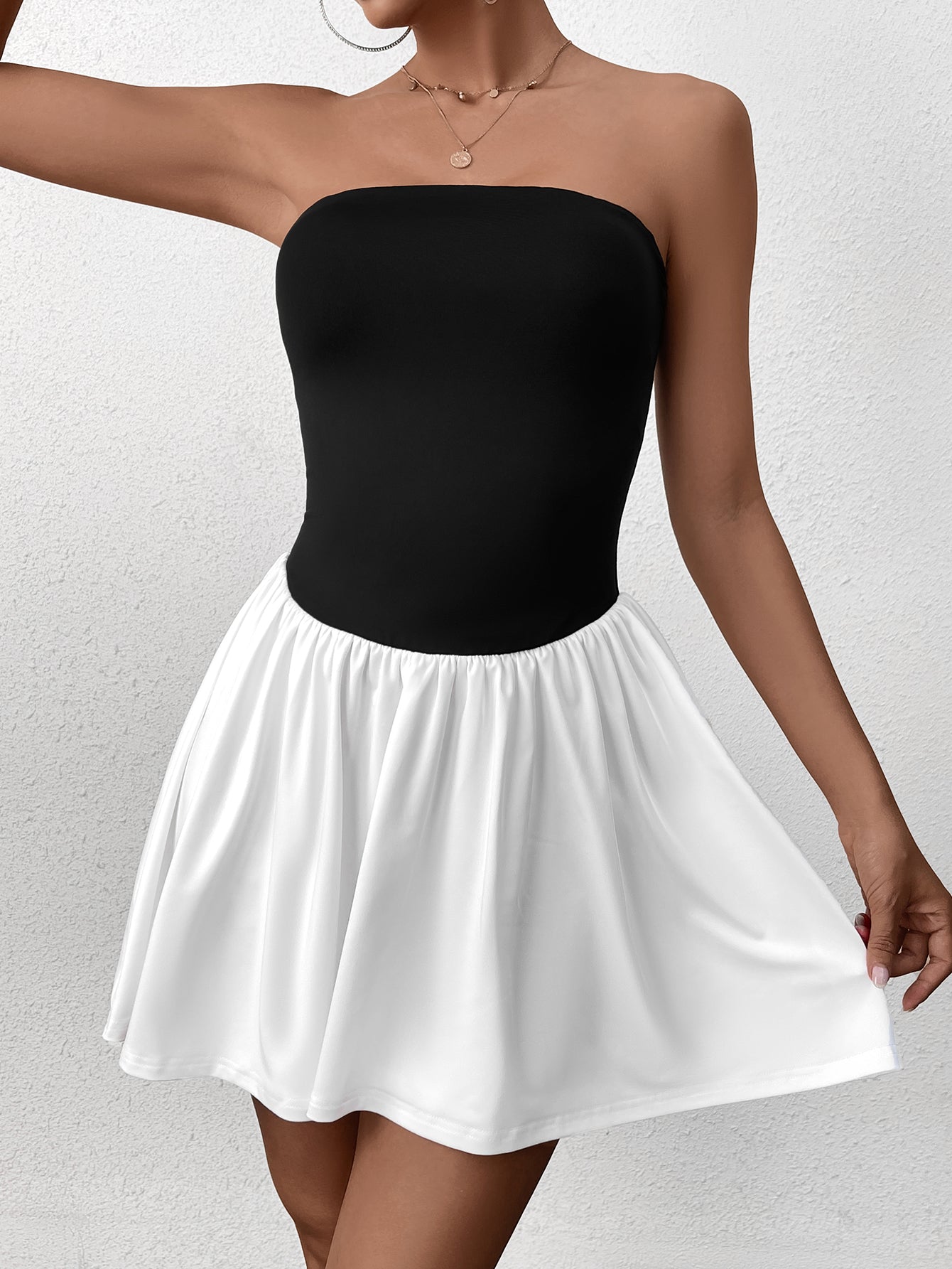 Black and White Contrasting Bandeau Backless Ruched Mini Dress