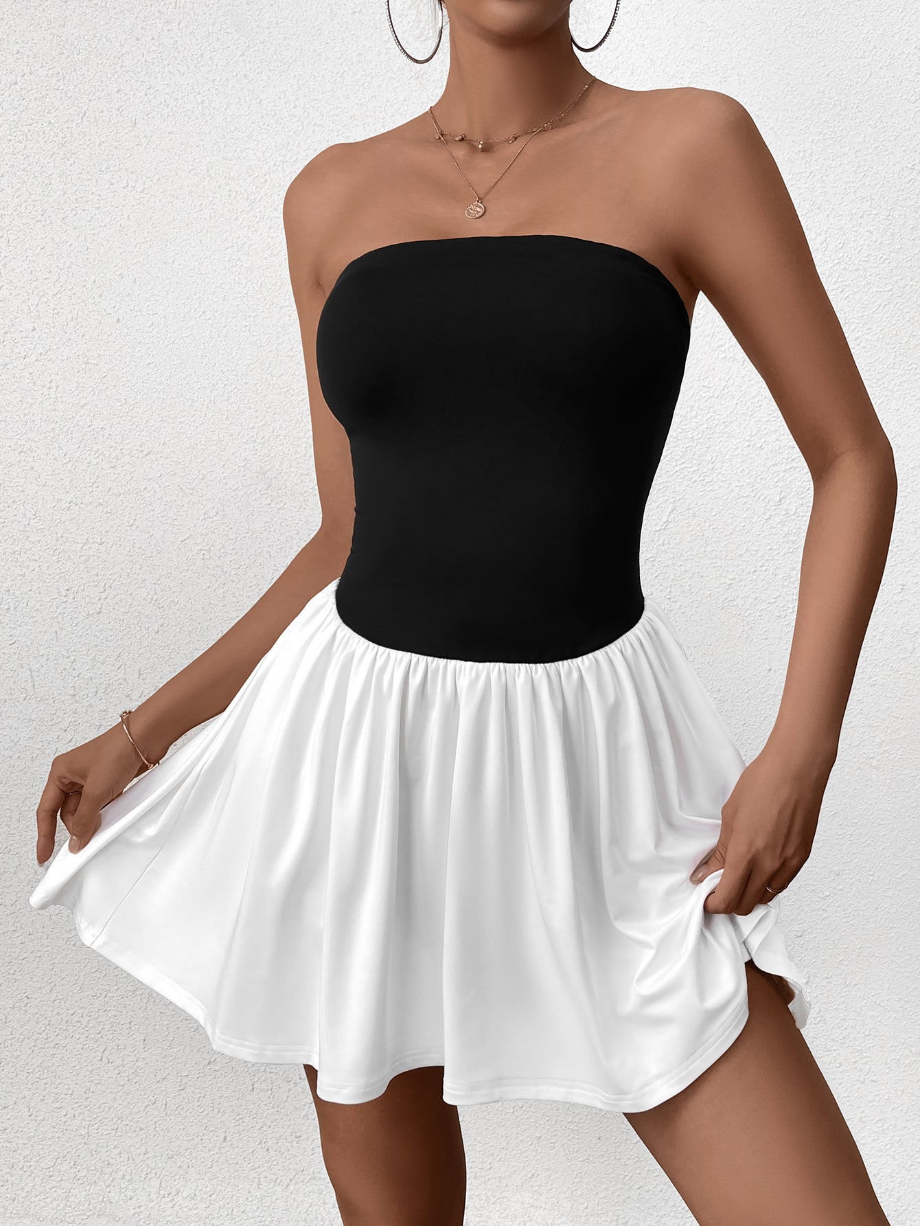 Black and White Contrasting Bandeau Backless Ruched Mini Dress