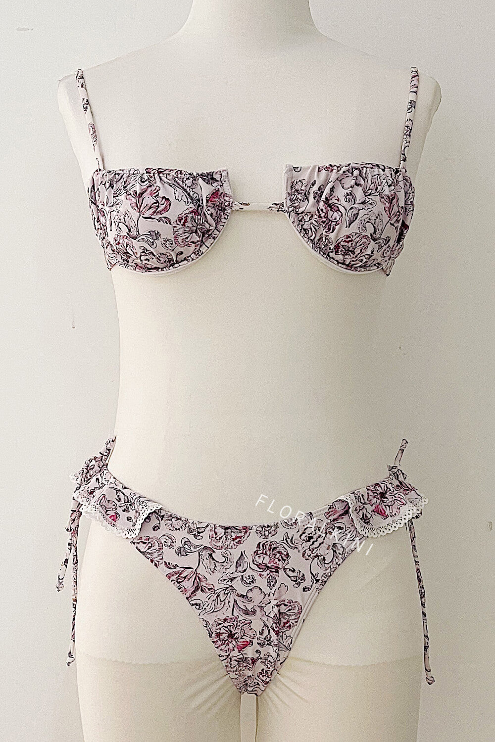 Floral Petal Ruched Underwire Bikini Set With Ruffle Detailing