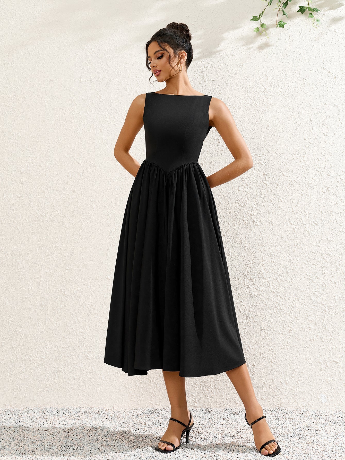 Elegant Solid Sleeveless Backless Ruched Midi Dress