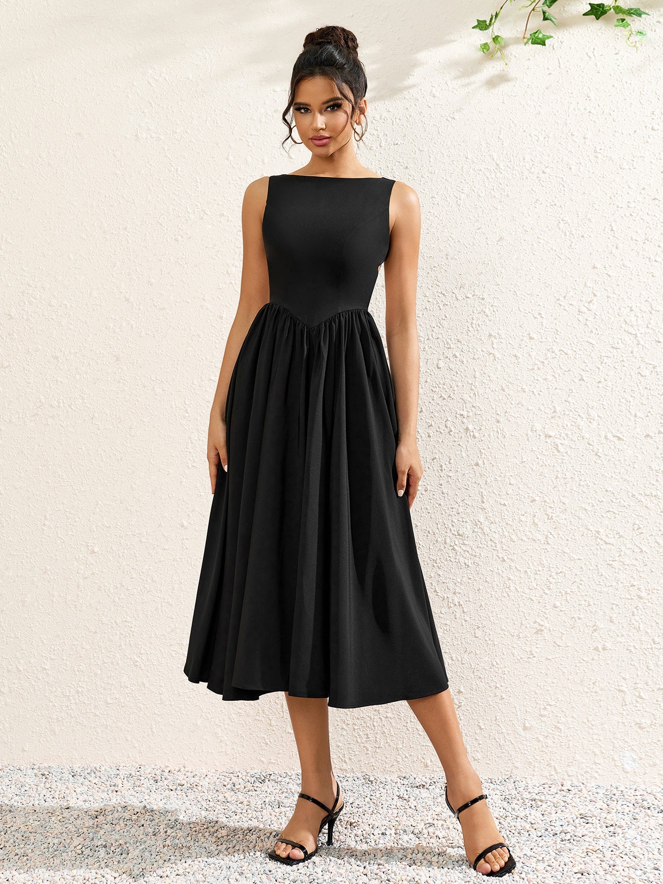 Elegant Solid Sleeveless Backless Ruched Midi Dress