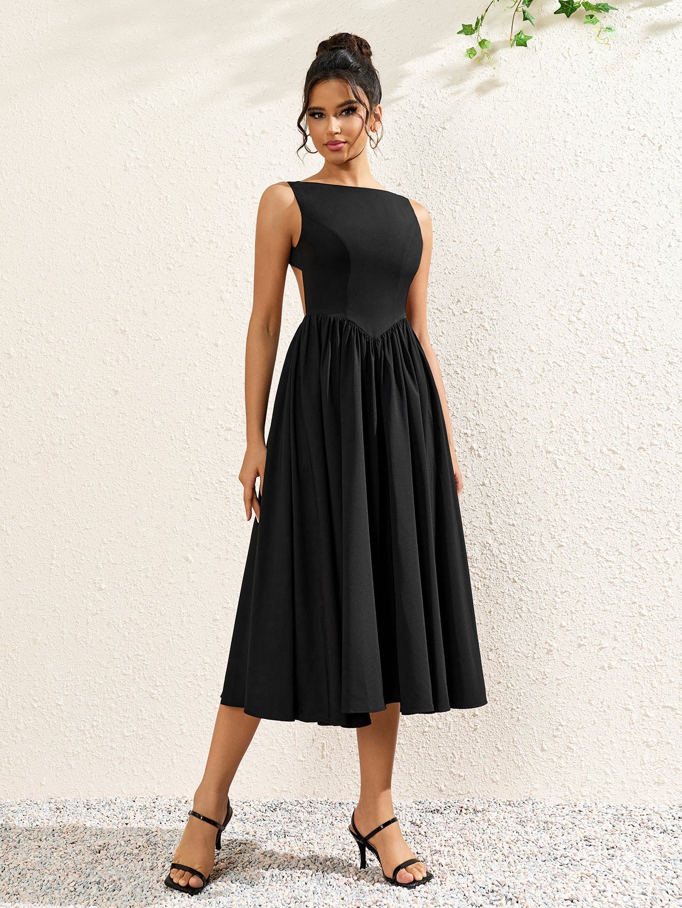Elegant Solid Sleeveless Backless Ruched Midi Dress