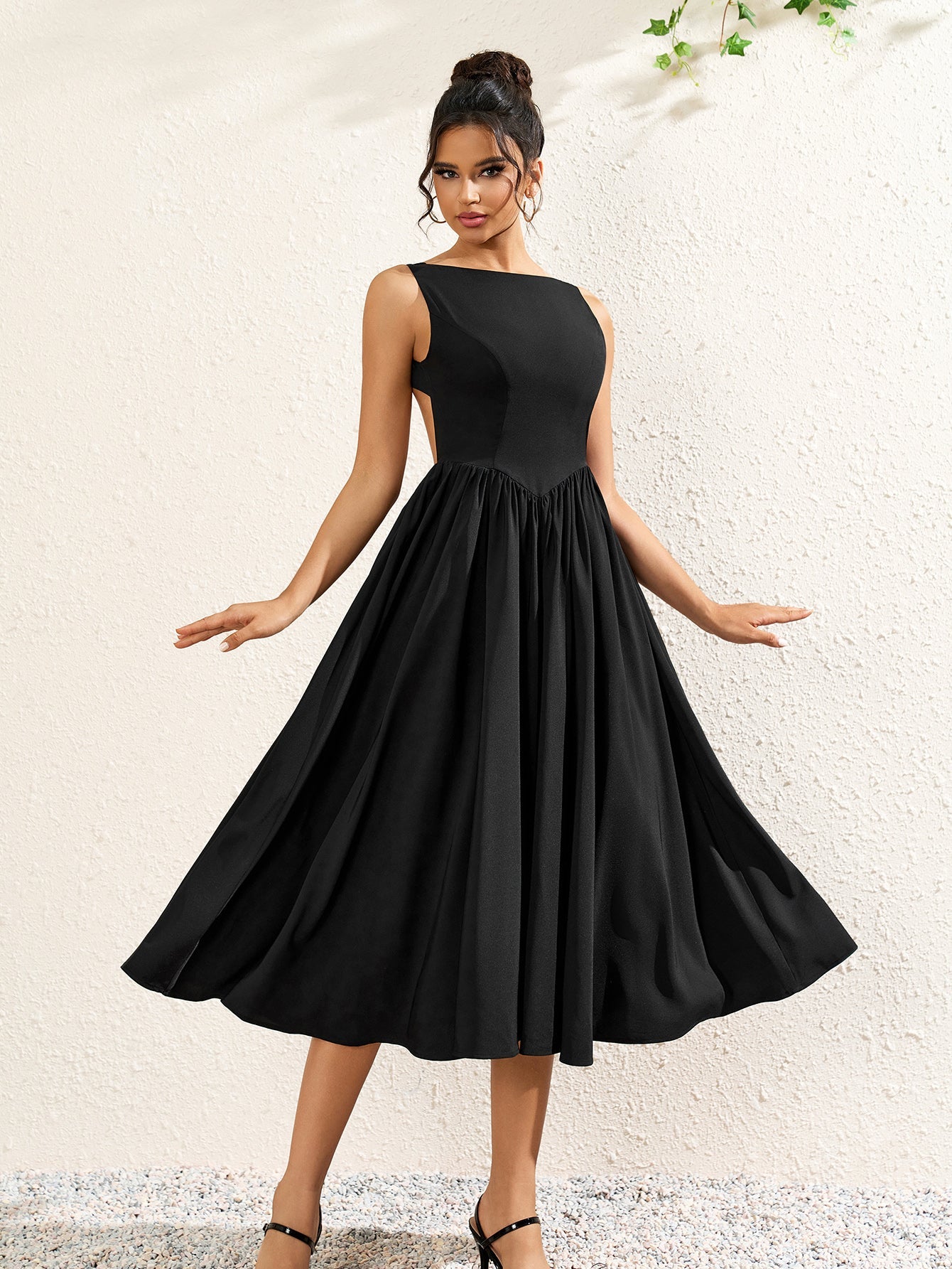 Elegant Solid Sleeveless Backless Ruched Midi Dress