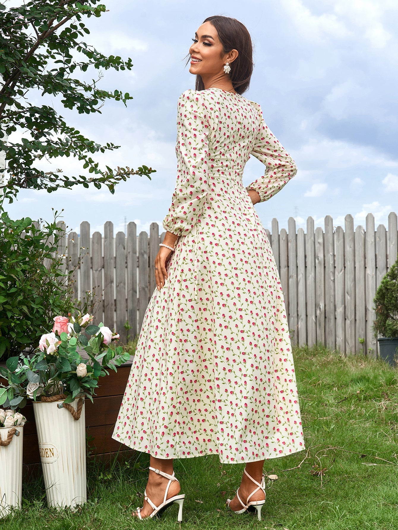 British-Style Square-Neck Long-Sleeved Ruched Floral Maxi Dress