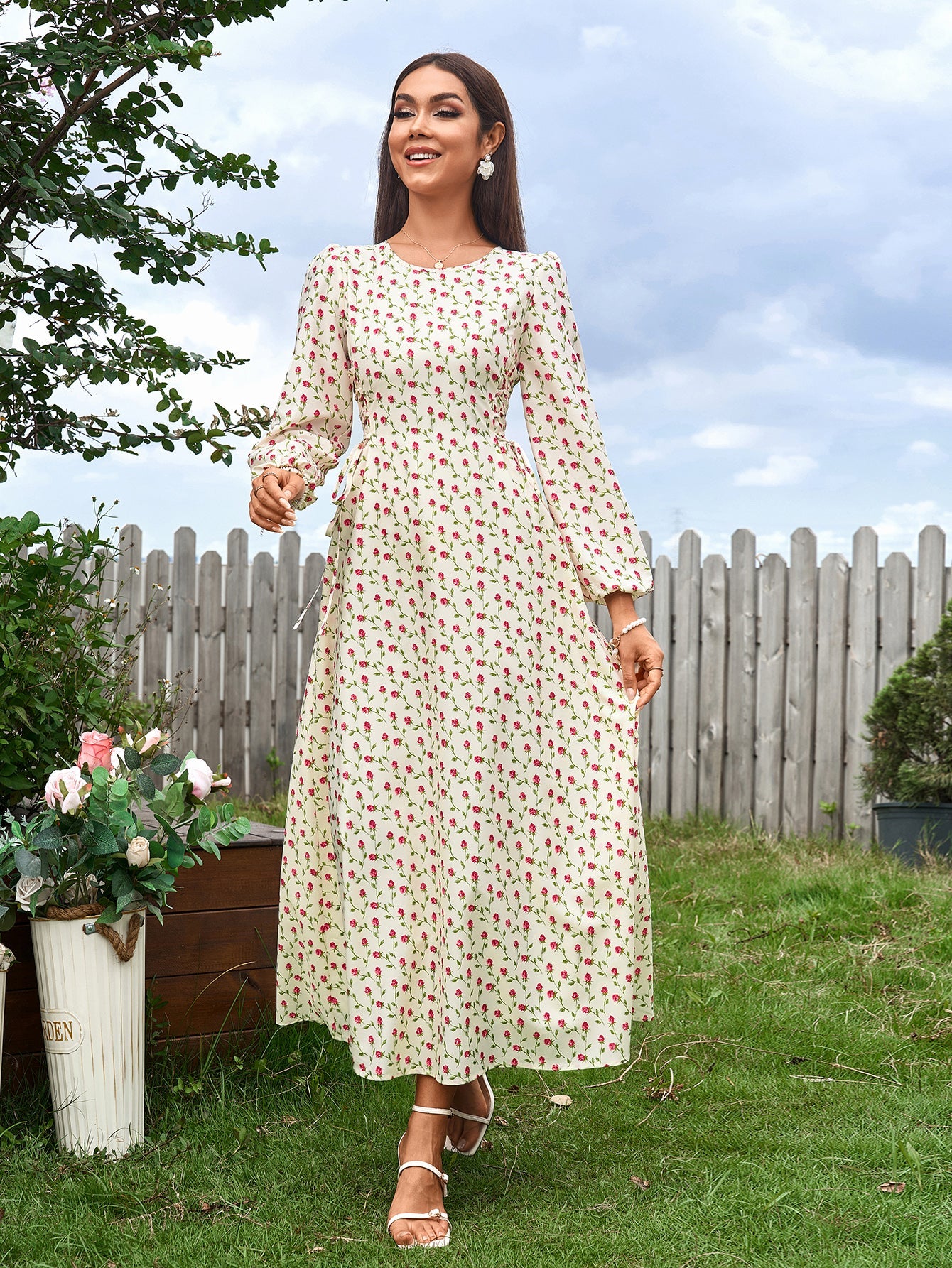 British-Style Square-Neck Long-Sleeved Ruched Floral Maxi Dress