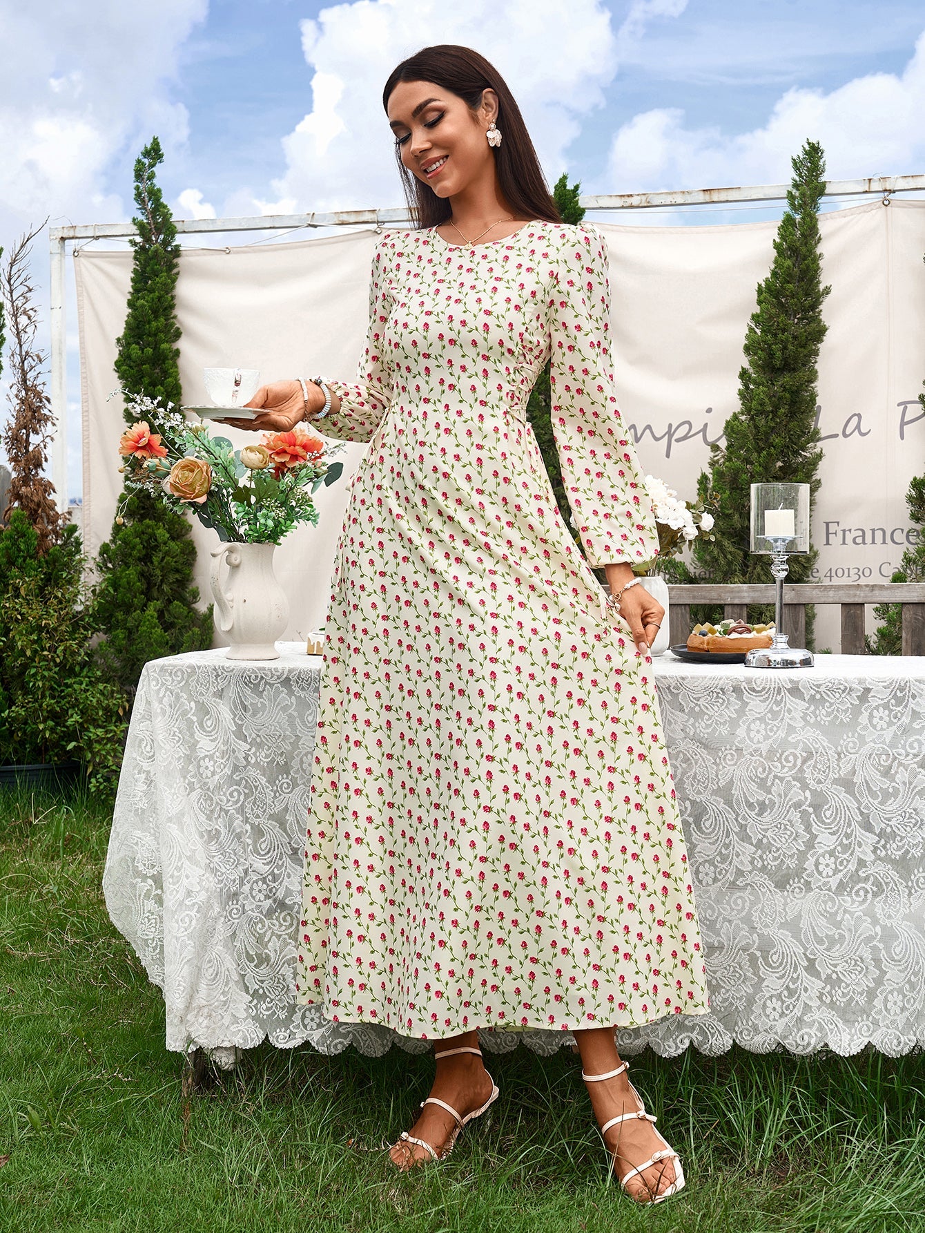 British-Style Square-Neck Long-Sleeved Ruched Floral Maxi Dress