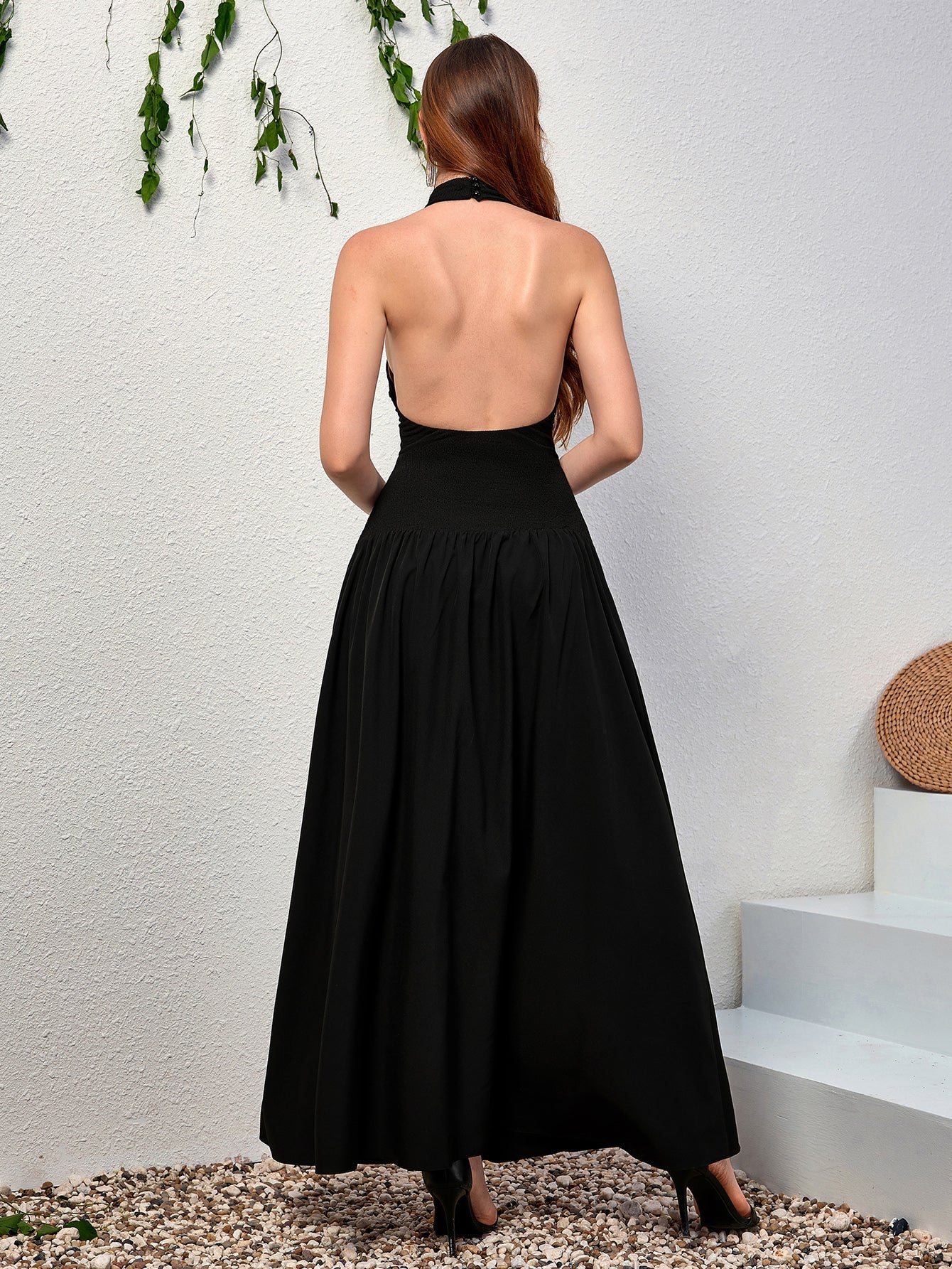 Elegant Solid Sleeveless Halter Neck Backless Maxi Dress