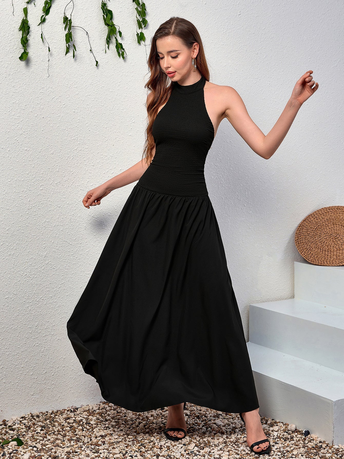 Elegant Solid Sleeveless Halter Neck Backless Maxi Dress
