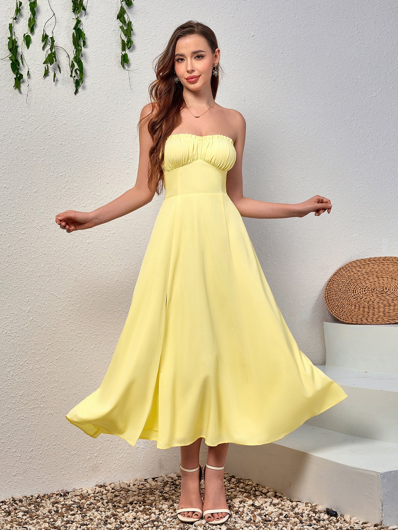 Fashionable Solid Sleeveless Bandeau Midi Dress