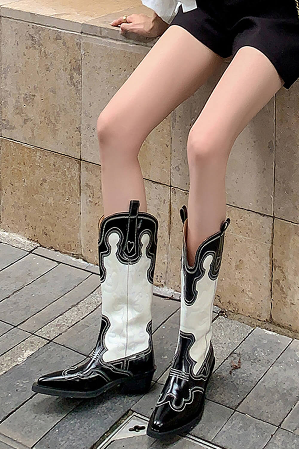 Black And White Embroidered Western Cowboy Pointed-Toe Mid-Calf Boots